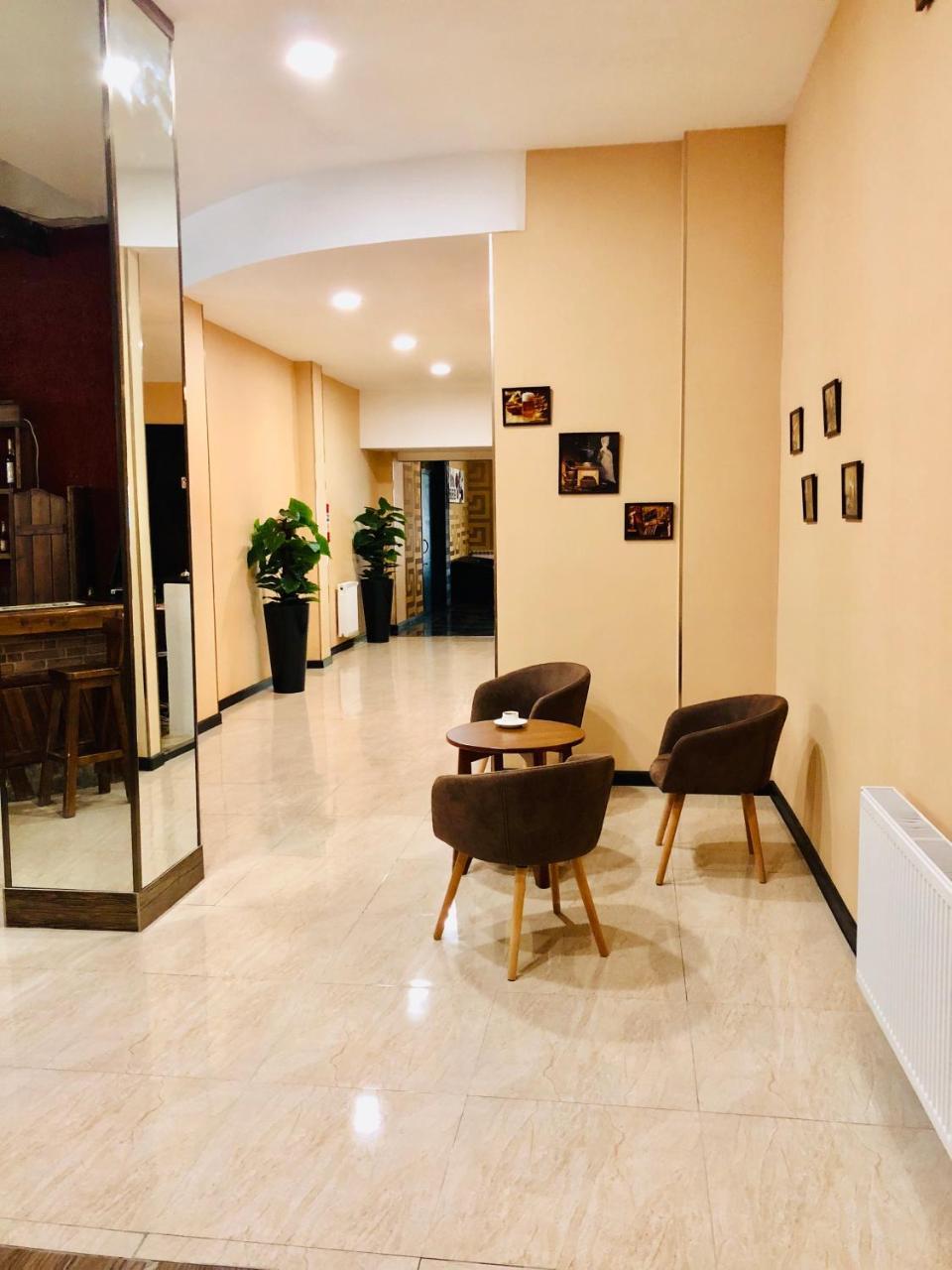 Lords Hotel Tbilisi Eksteriør billede